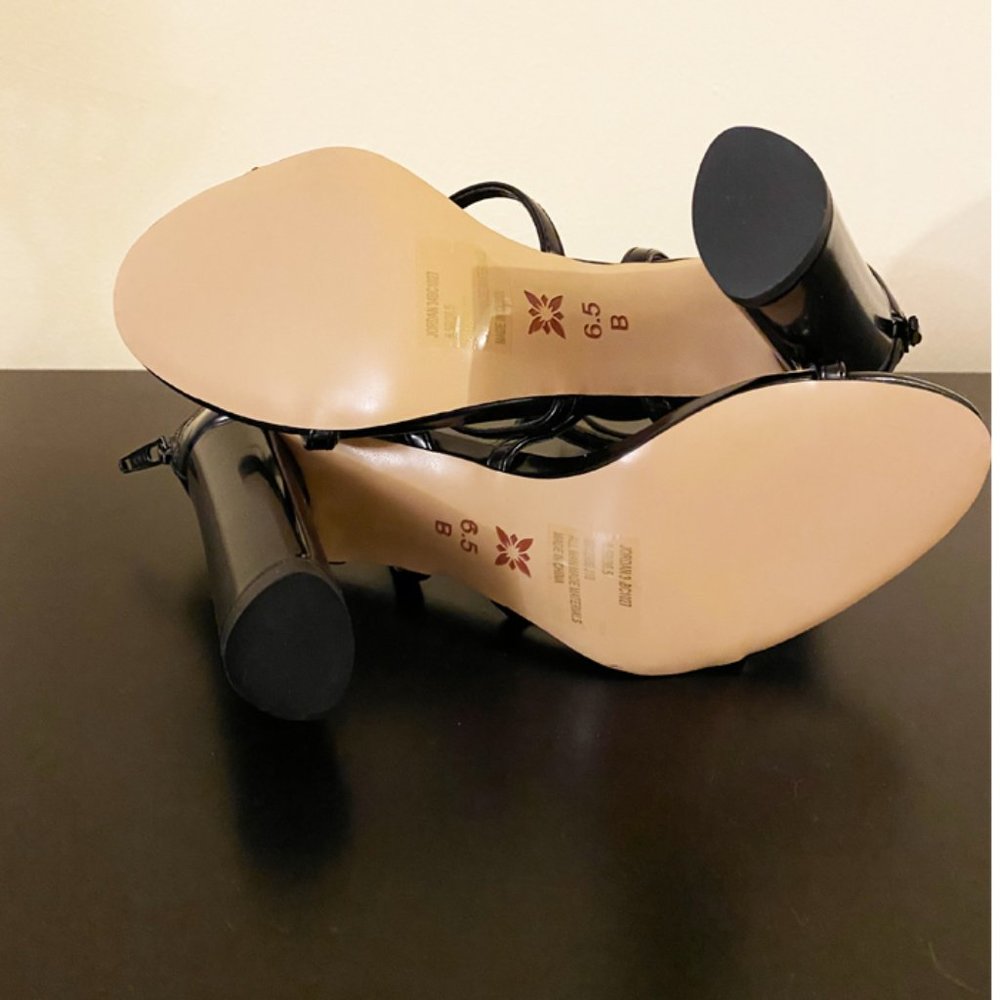 BCBGeneration Heels Black Shoes 6.5 - Picture 5 of 5